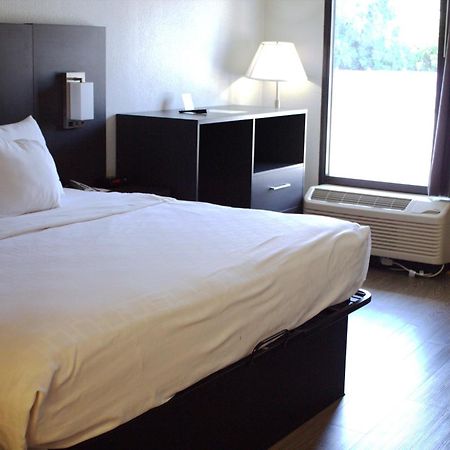 Clarion Pointe Statesville Buitenkant foto