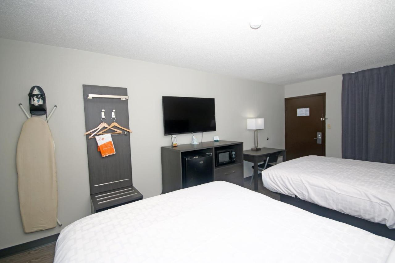 Clarion Pointe Statesville Buitenkant foto