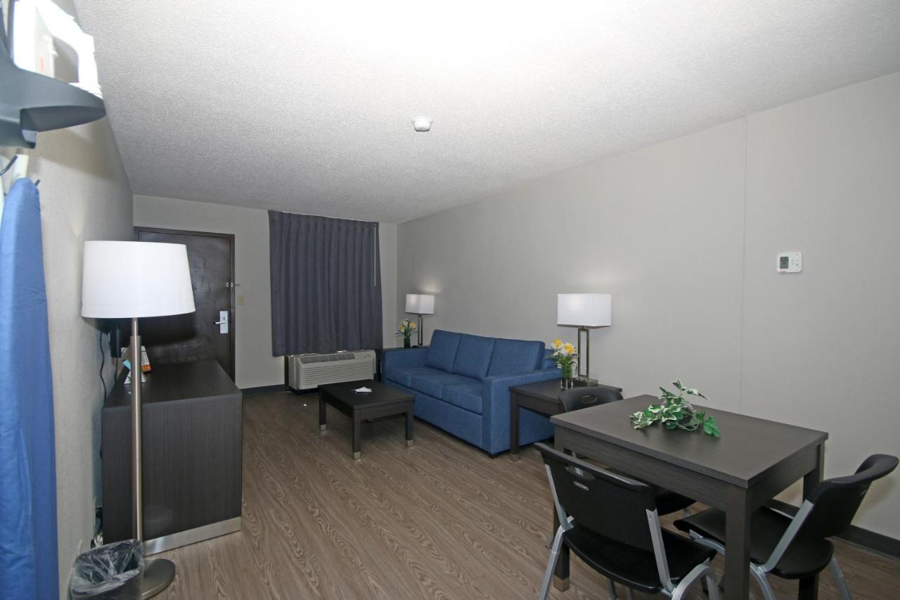Clarion Pointe Statesville Buitenkant foto
