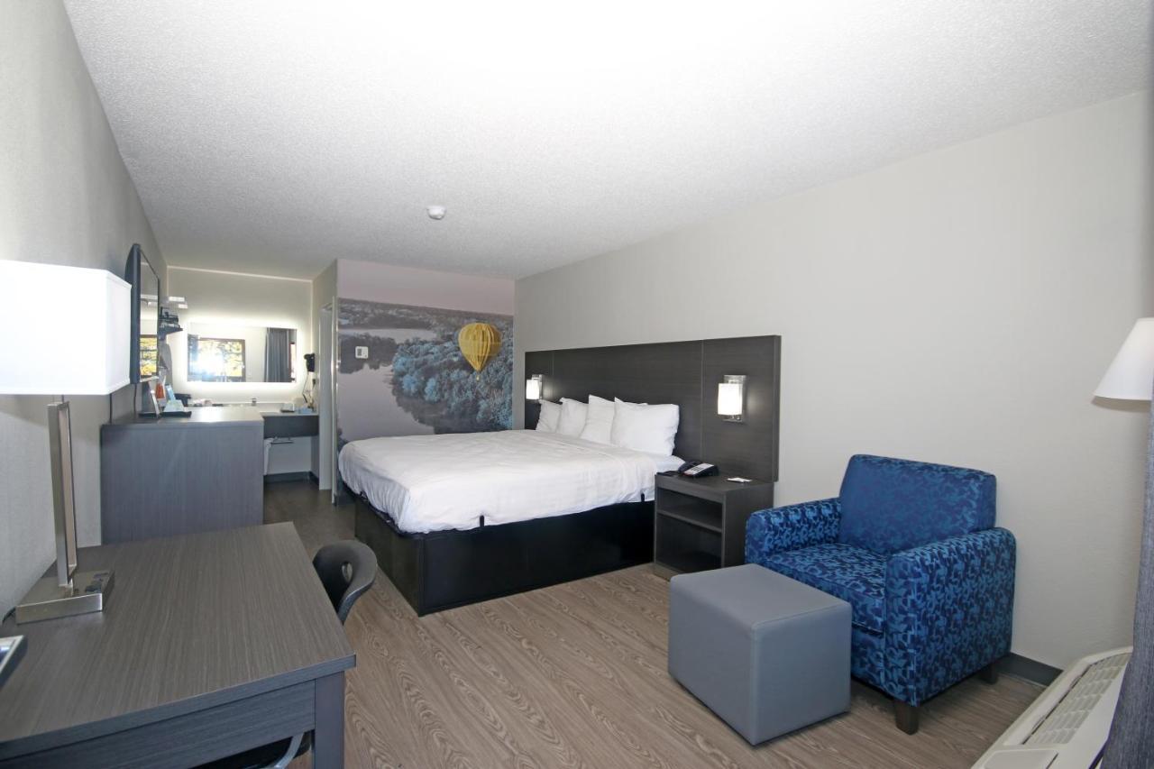 Clarion Pointe Statesville Buitenkant foto