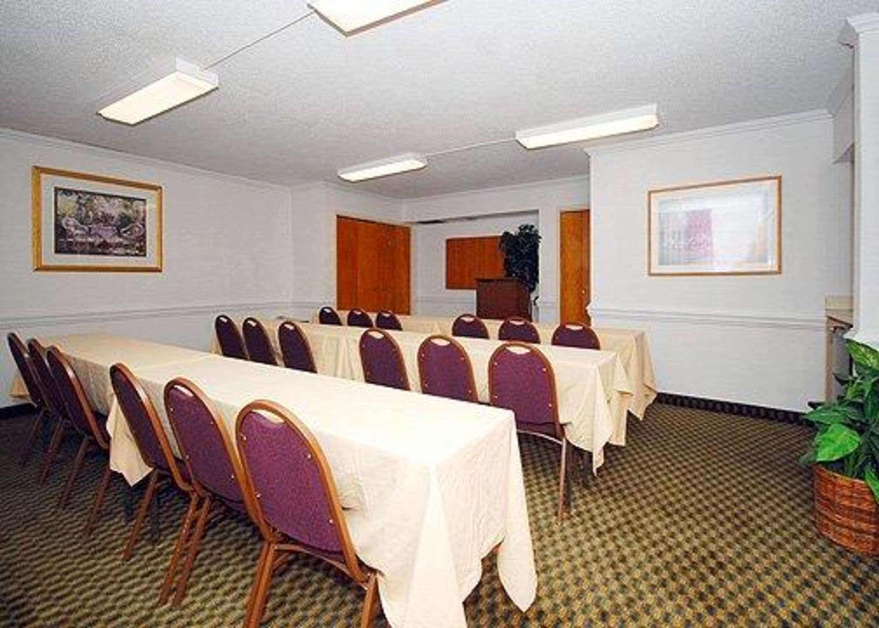 Clarion Pointe Statesville Buitenkant foto