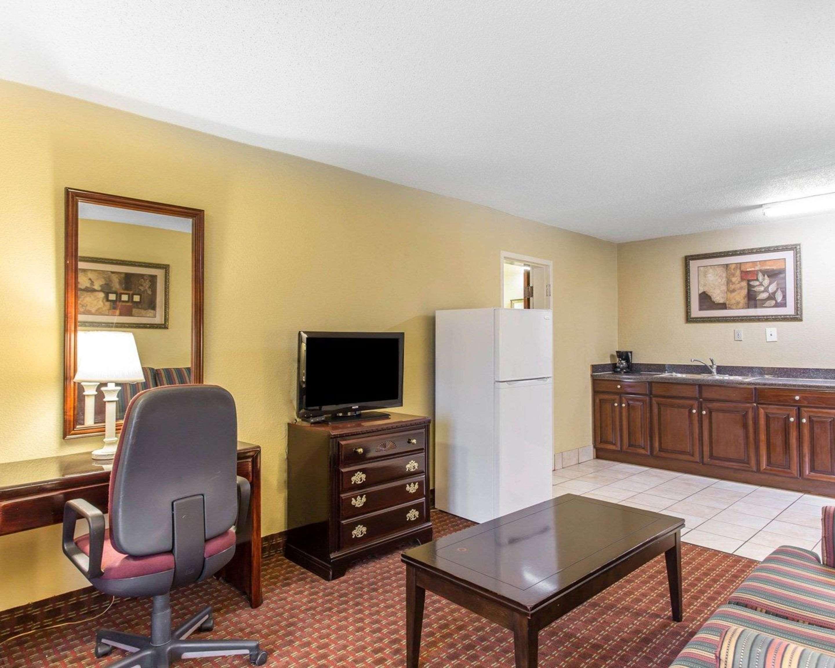 Clarion Pointe Statesville Buitenkant foto