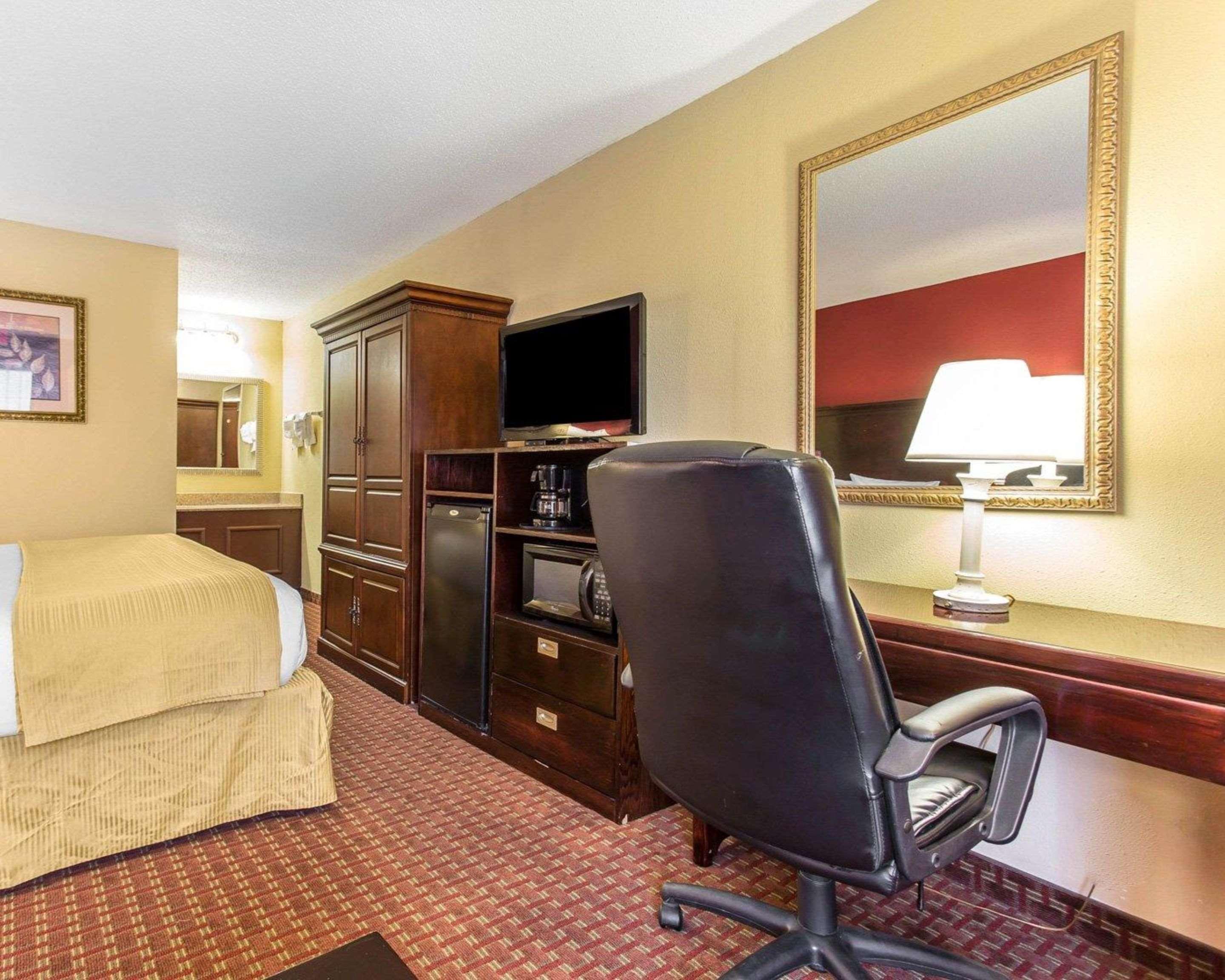 Clarion Pointe Statesville Buitenkant foto