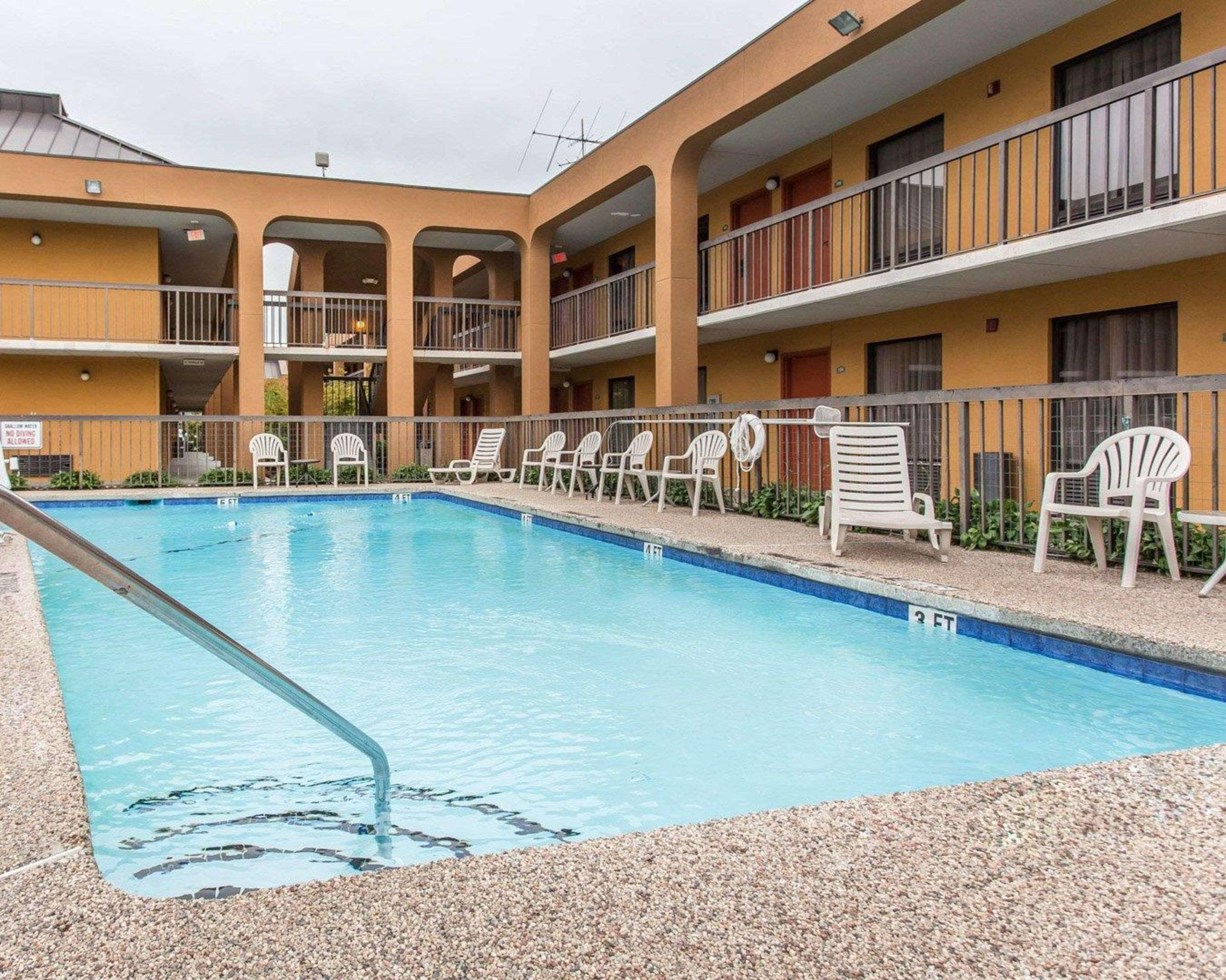 Clarion Pointe Statesville Buitenkant foto