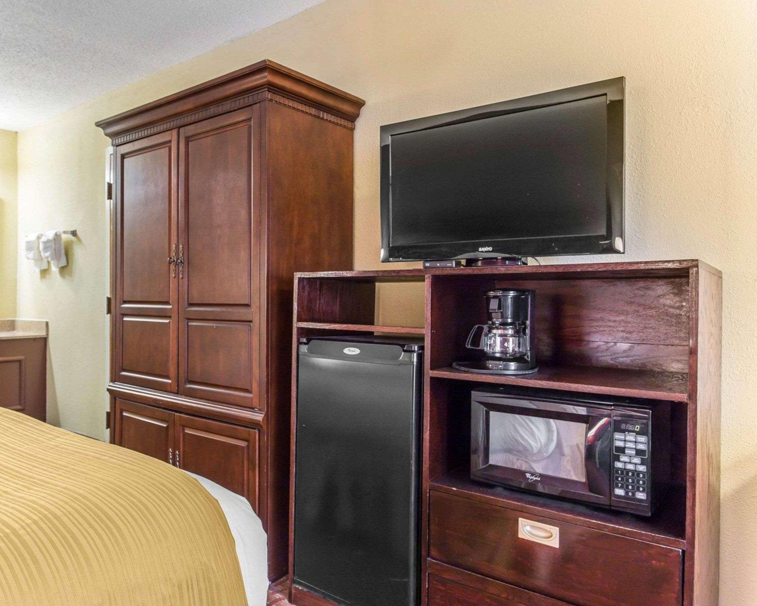 Clarion Pointe Statesville Buitenkant foto