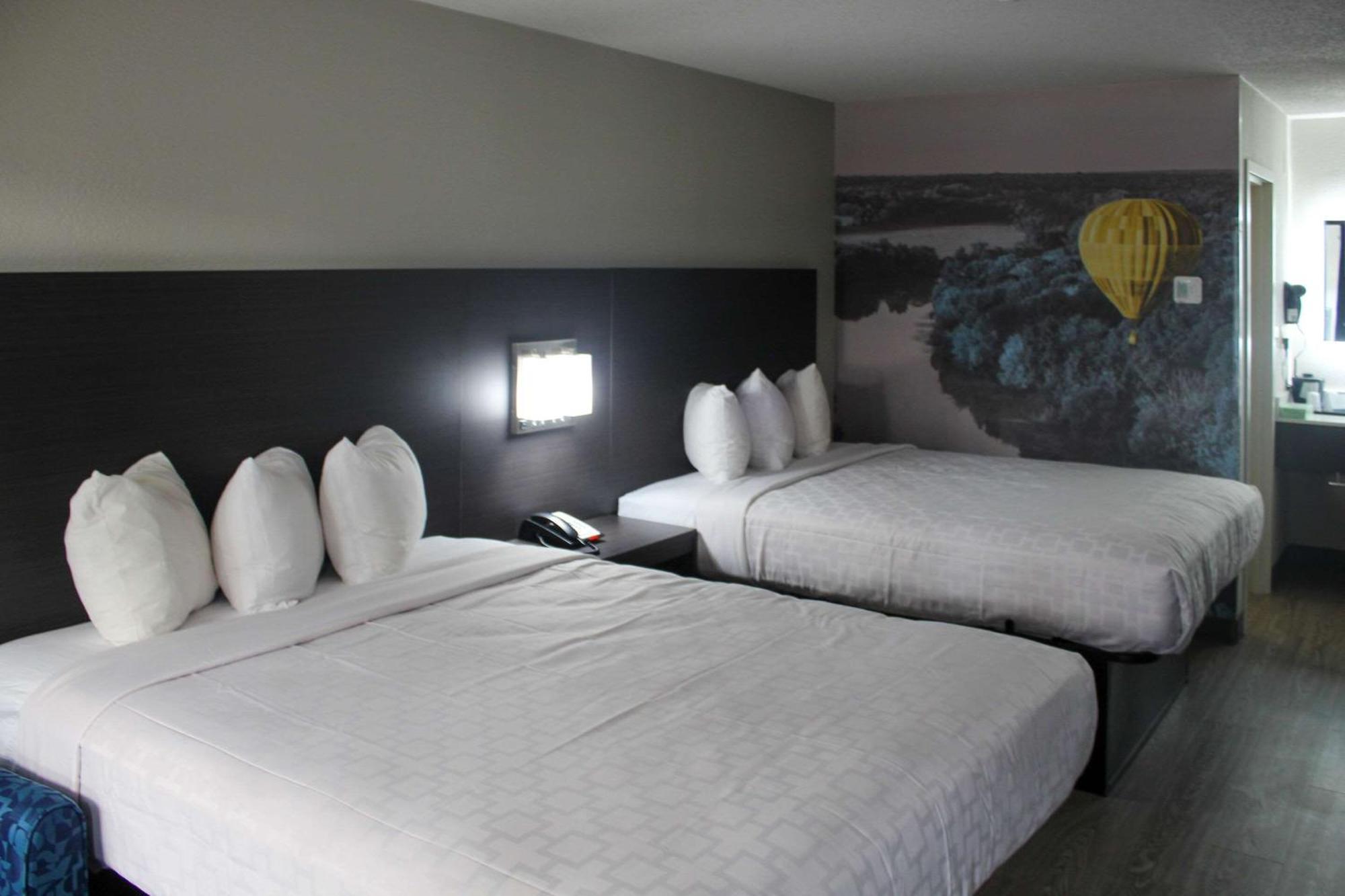 Clarion Pointe Statesville Buitenkant foto