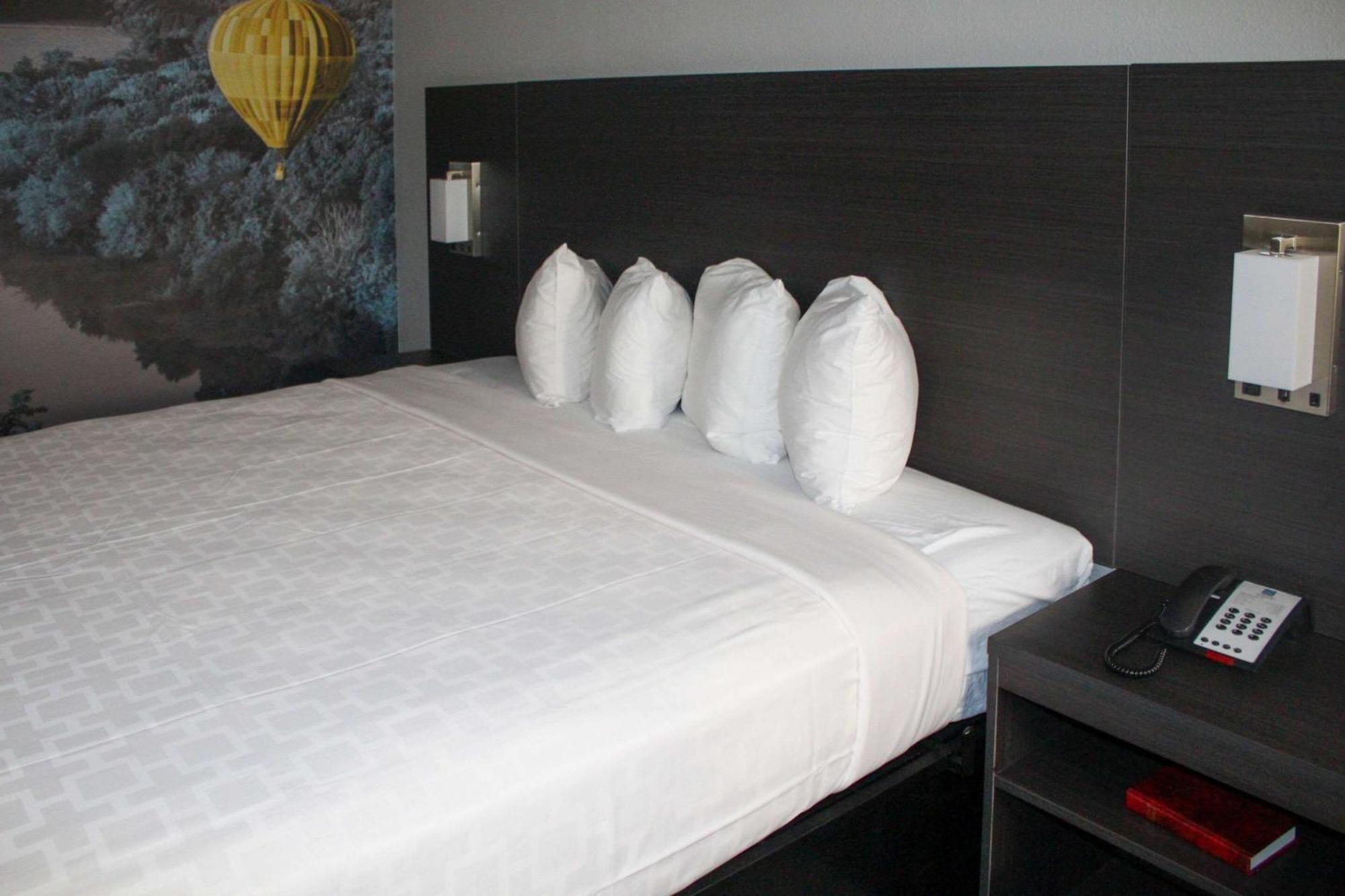 Clarion Pointe Statesville Buitenkant foto