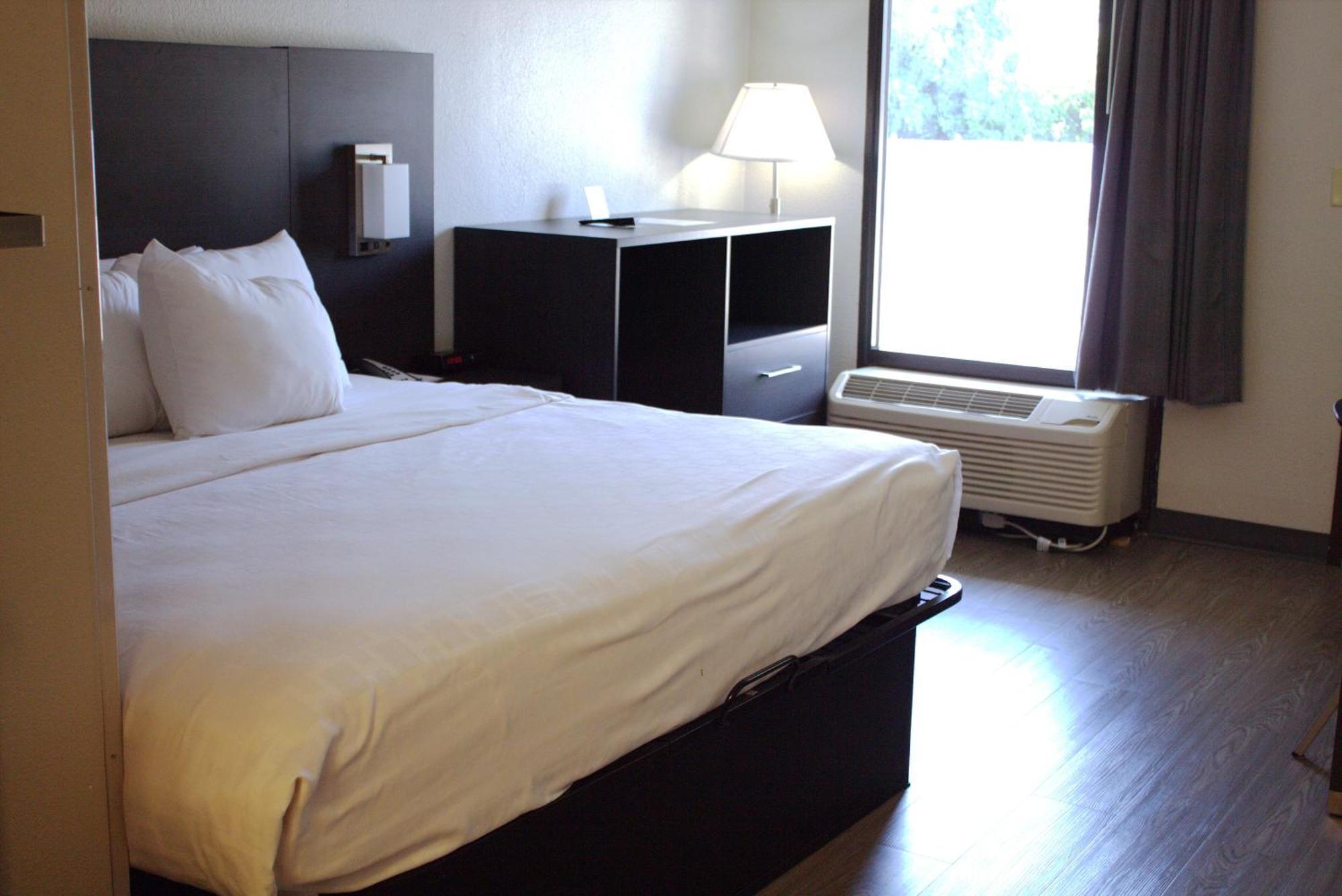 Clarion Pointe Statesville Buitenkant foto