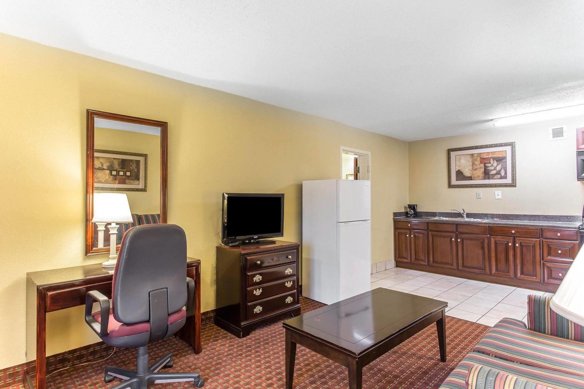 Clarion Pointe Statesville Buitenkant foto